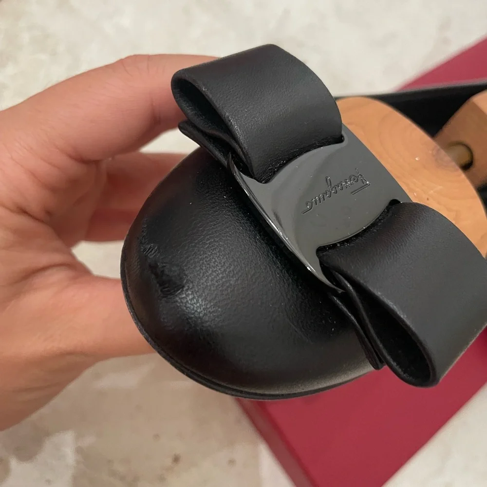 Salvatore Ferragamo Black Bow Ballet Flats - Picture 4 of 8